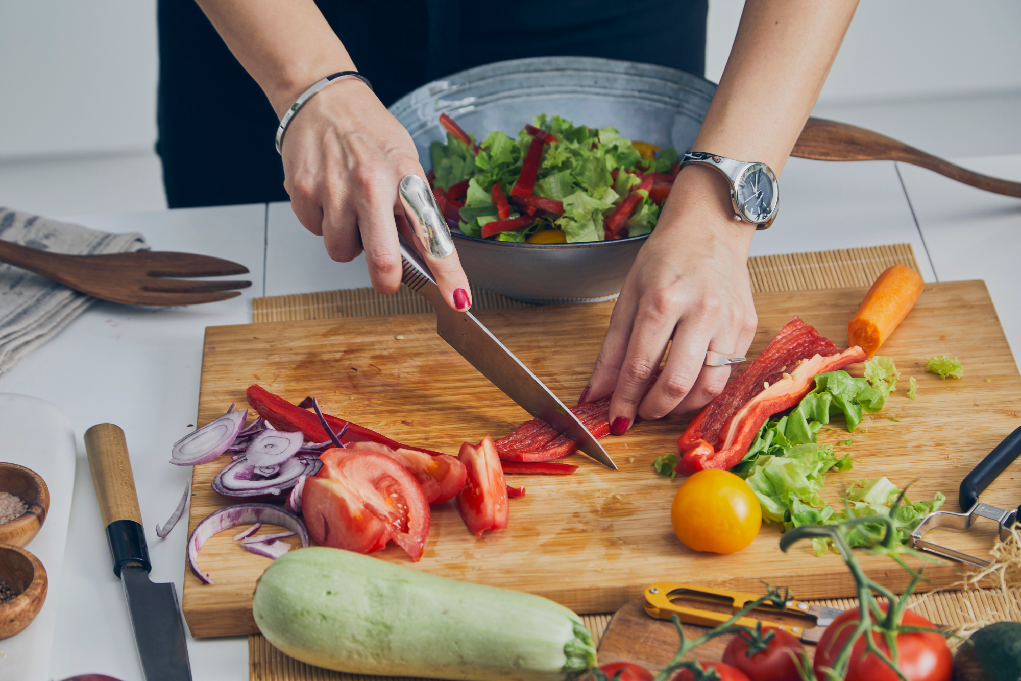 woman chopping vegetables